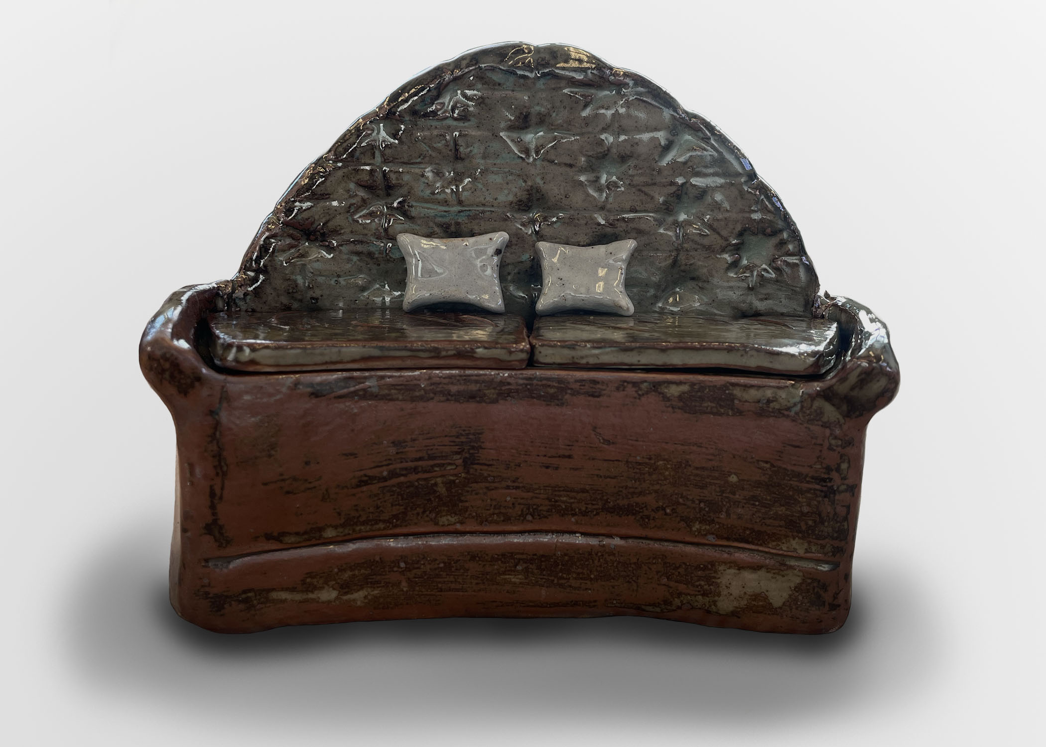 “Cushion seat” ceramic box